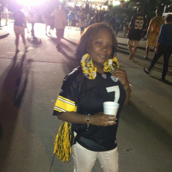 Meet your Posher, Stacie - Picture 1 of 1