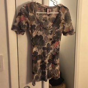 Sweet pea flowered top