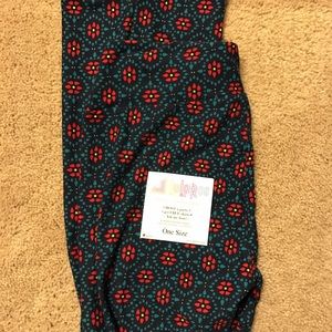 NWT OS rare red flower leggings