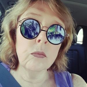 Meet your Posher, Pam