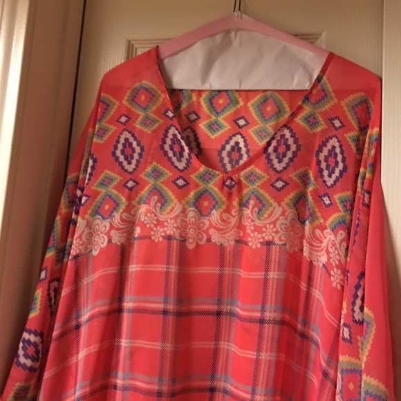 CUTE TOP GREAT COLORS!!! NEW!!! - Picture 1 of 2