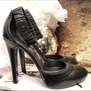 New Givenchy black leather platform heels sz 36.5