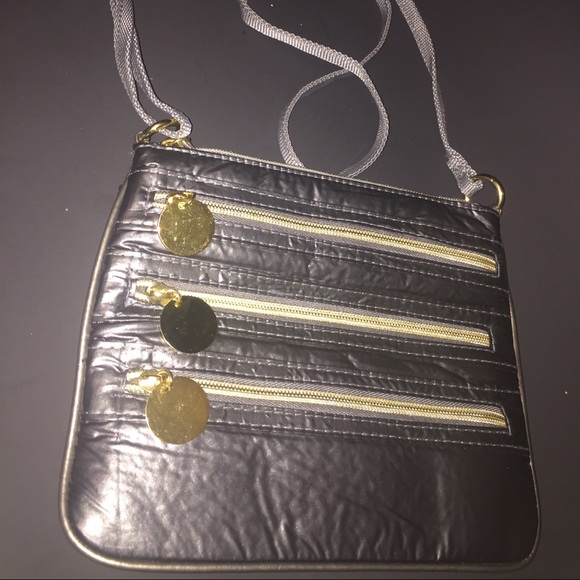 ⚡️FLASH SALE⚡️Metallic Silver crossbody