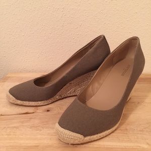 NWOT Ann Taylor Espadrilles