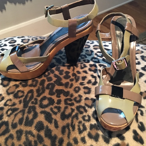 Sexy Lola Cruz Espana Patent Heels (9)