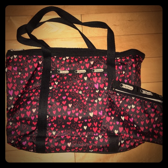 LeSportsac black with hearts bag - Picture 1 of 1