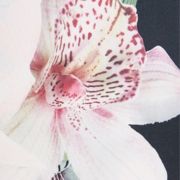 ⛔️ SOLD ⛔️ Stunning floral print dress - Picture 4 of 4