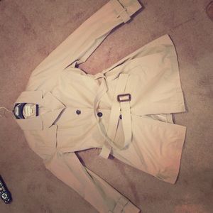 SALE TODAY ONLYBanana republic trench coat likeNEW