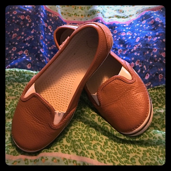 Size 7 leather crocs