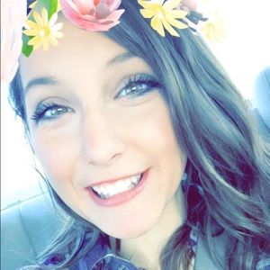 Meet your Posher, Kenzie