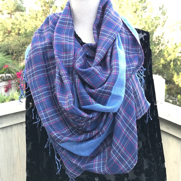Blue Plaid Blanket-Style Scarf - Picture 2 of 4