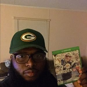 Meet your Posher, Emmanuel