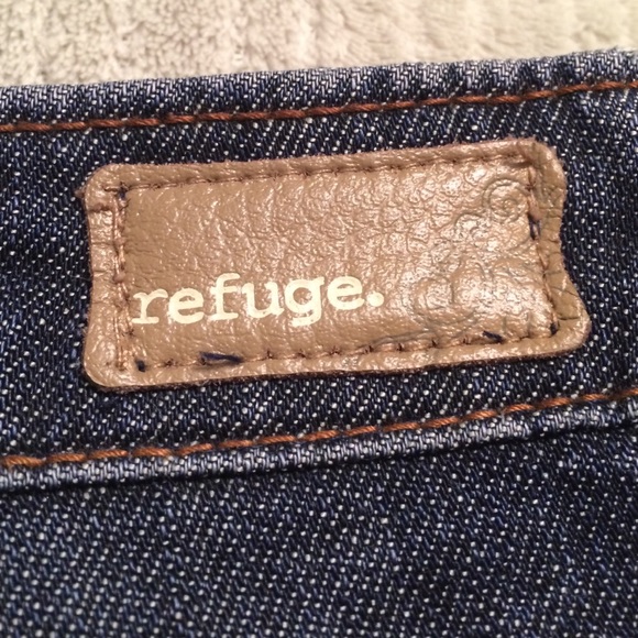 Jean Shorts - Picture 3 of 4