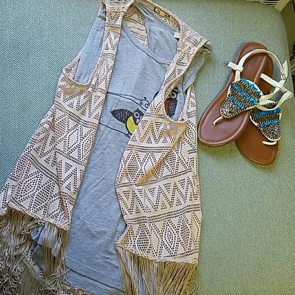 SALE🎉 Eyeshadow Embroidered Fringe Vest