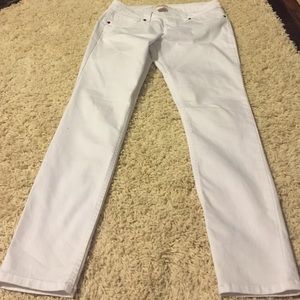 White skinny jean leggings
