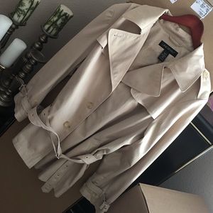 Khaki waist length trenchcoat