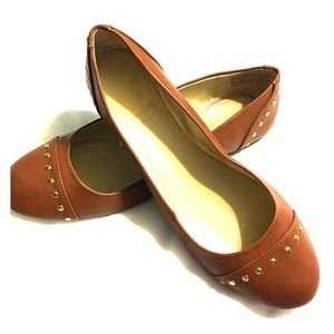 L.E.I brown flats