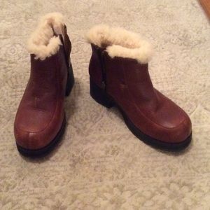 UGG Chestnut Women's leather platform Ankle Boots