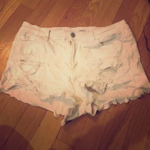 White high wasted shorts