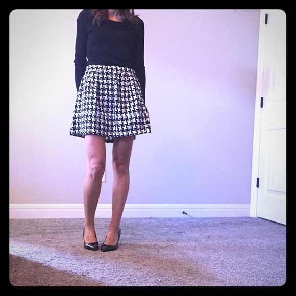 Black and White Houndstooth Skirt