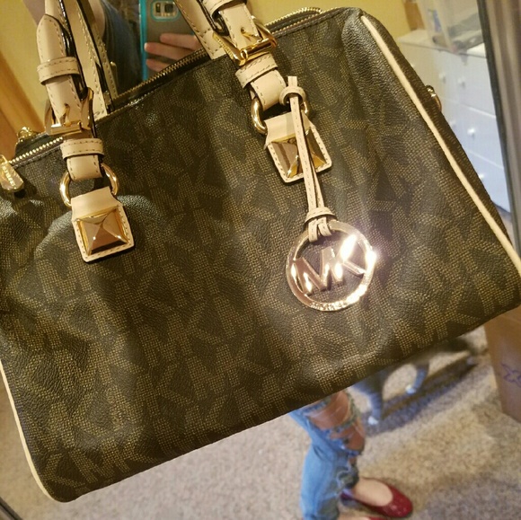 Michael Kors Purse Handbag - Picture 4 of 4