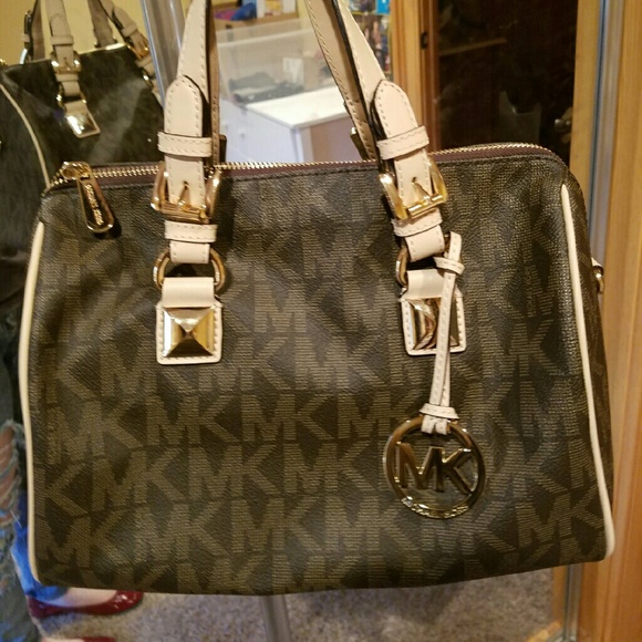 Michael Kors Handbags - Michael Kors Purse Handbag