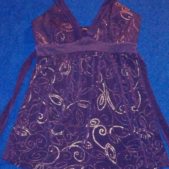 Halter top - Picture 1 of 1