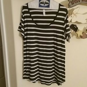 Lularoe Classic Tee