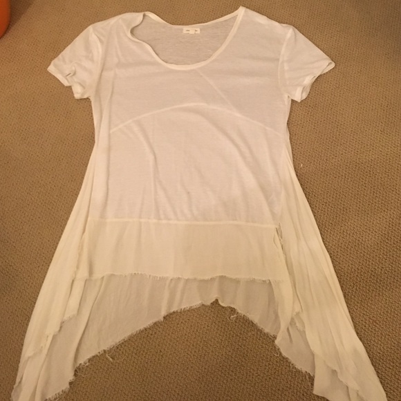 Short sleeved tee shirt