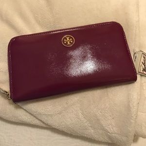 Tory Burch Robinson Continental Wallet