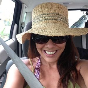 Meet your Posher, Dana