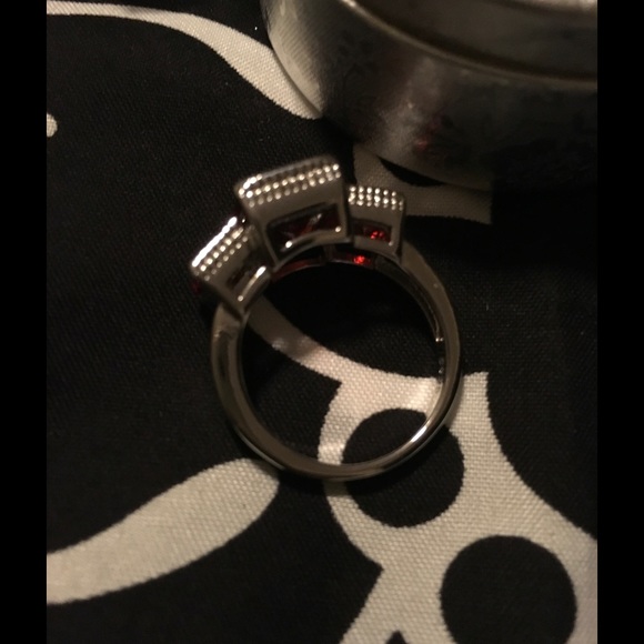 FIRM Red CZ - Picture 3 of 4