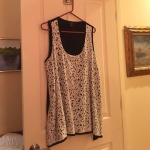 Sleeveless top with lace