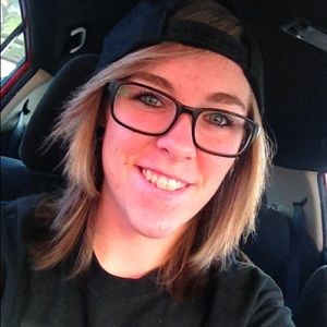 Meet your Posher, April