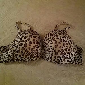 CACIQUE 46C. Plunge Leopard Bra