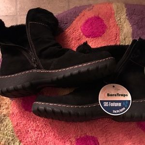 Brand new black ankle boots. Size 9.5. Bare traps