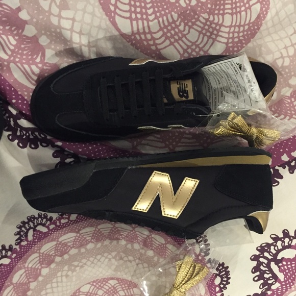 New Balance BRAND NEW Gold and Black