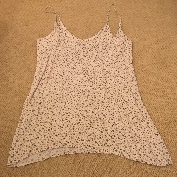 Flowy, flower patterned dress