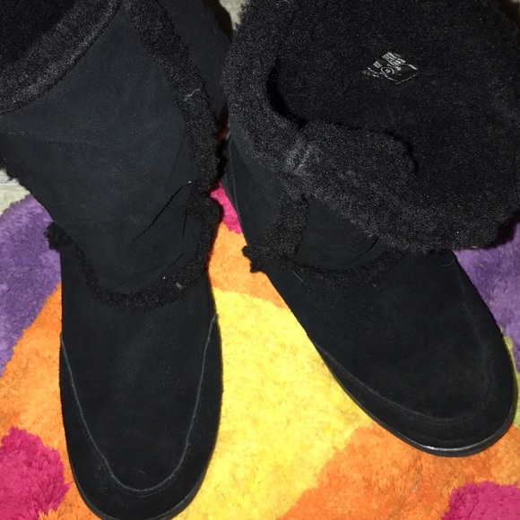 Faux UGG type boots. All black. Size 10.
