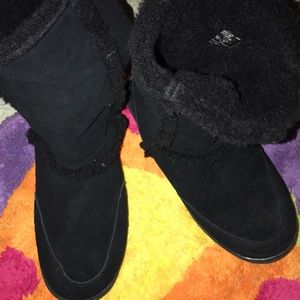 Faux UGG type boots. All black. Size 10.