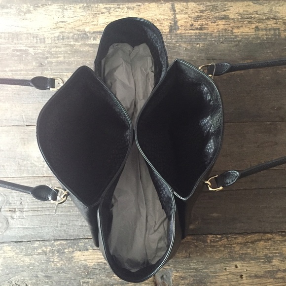 Kate Spade Purse!! Reduce‼️‼️ - Picture 2 of 4