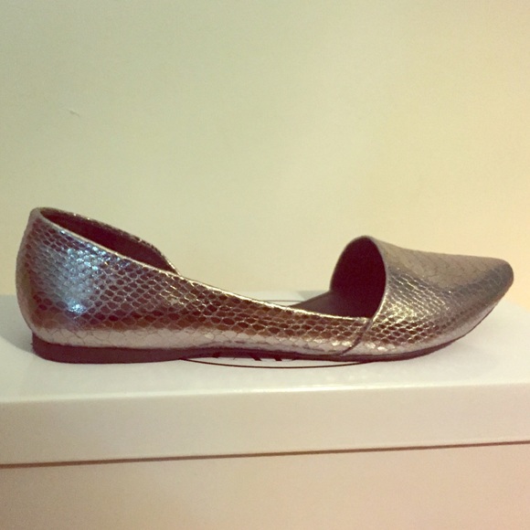 Steve Madden Snake Skin Silver Flats