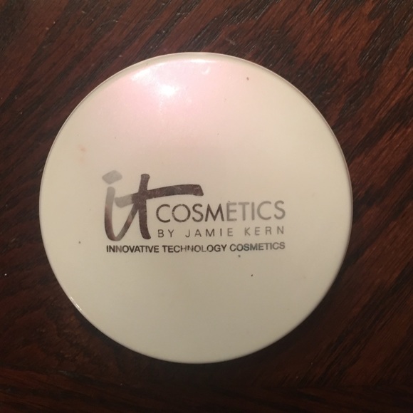 It cosmetics illumination celebration