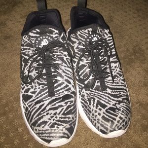 Nike Air Huarache size 8 . Not worn much