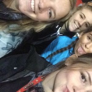 Meet your Posher, Shelbee