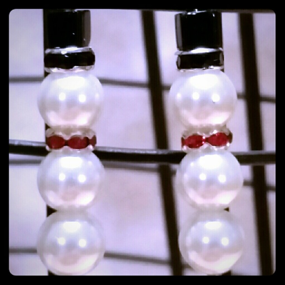 Jewelry - Snowman earrings