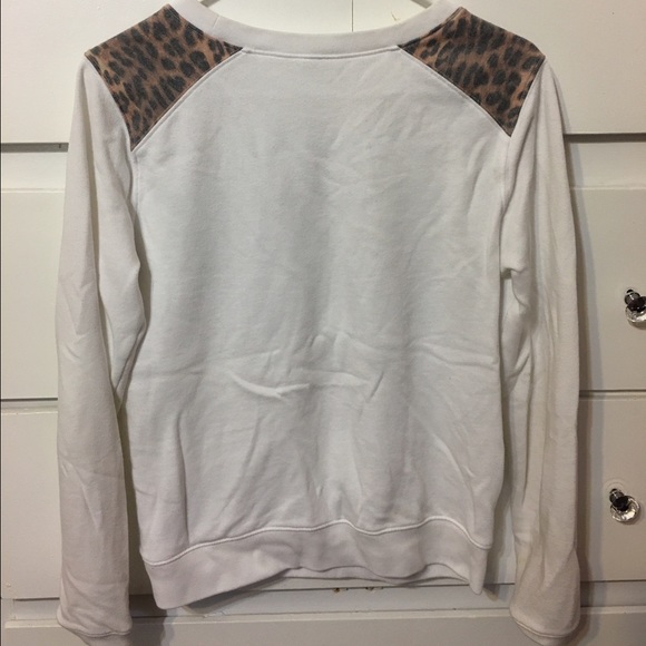 Vs pink White crew neck - Picture 2 of 3