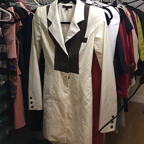 Size 0 brand new white trench coat