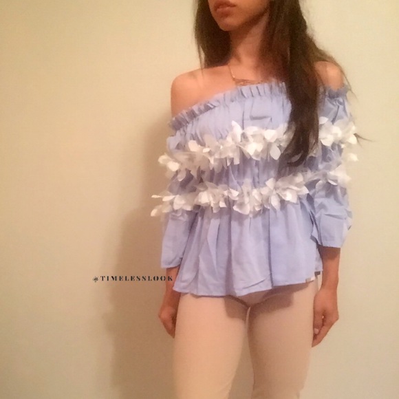 Beautiful floral off shoulder pleated flower top - Picture 2 of 5