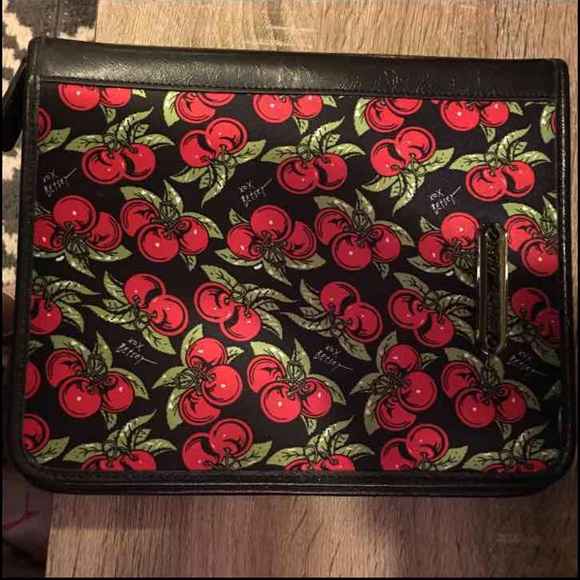 Betsey Johnson tablet case